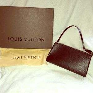 LOUIS VUITTON Epi Pochette Accessories 24 Noir